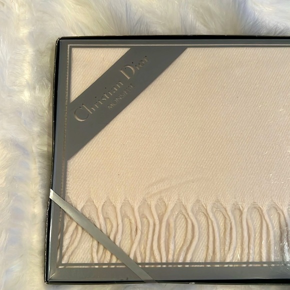 CHRISTIAN DIOR Cashmere Scarf Ivory Cream Unisex New in Box NIB - Picture 3 of 7